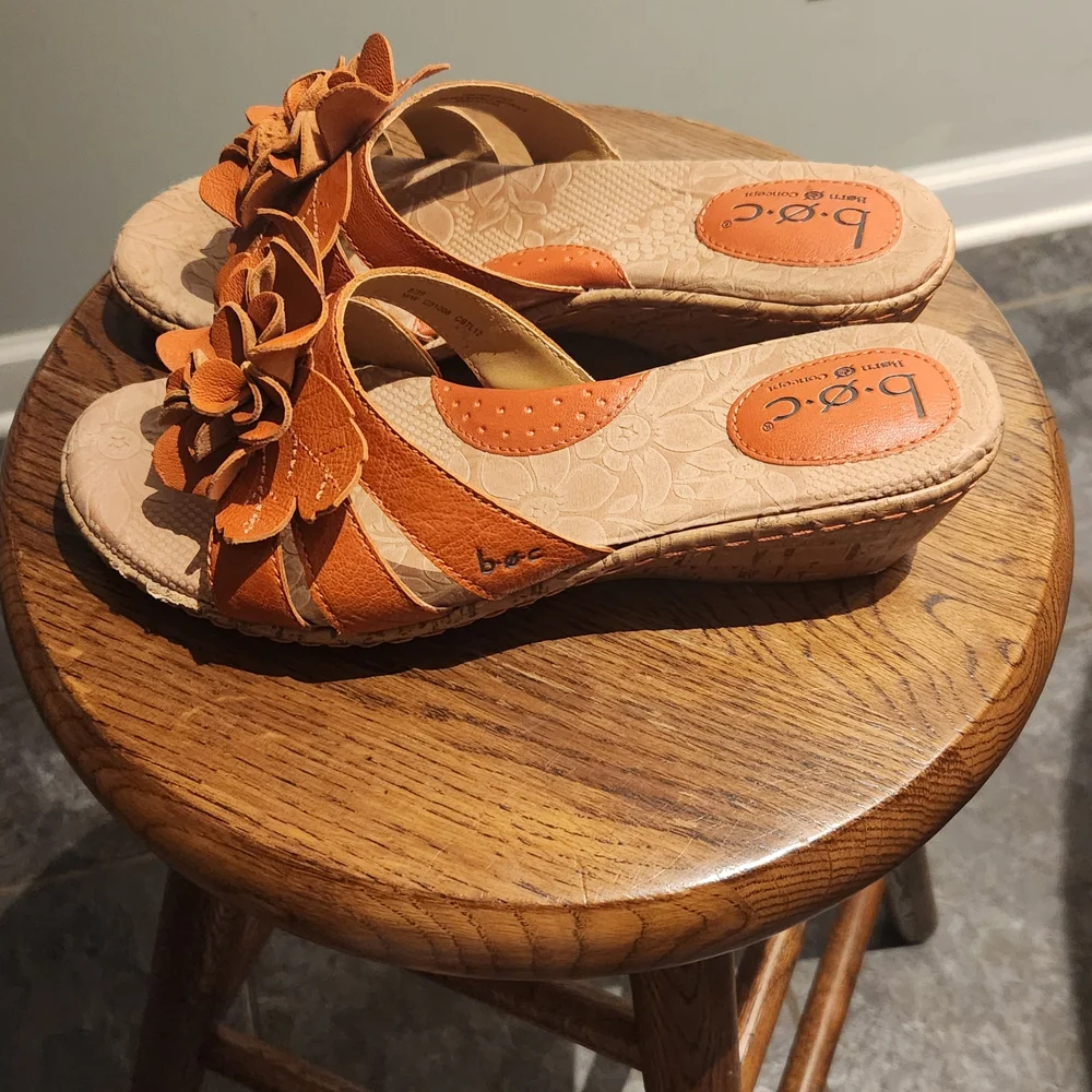 b.o.c. Women's Tan Floral Sandals - Picture 3 of 9